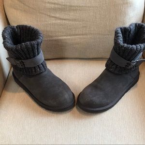 Ugg Cambridge grey boots - size 8 w/ knit collar